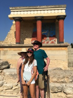 Anne-Anna-Bob at Knossos