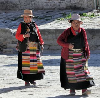 Tibetan women-Phalkot Monastery-5-23-2016